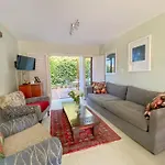 Kalk Bay-Stylish 2Bed With Private Deck & Seaviews - 10 Sjt