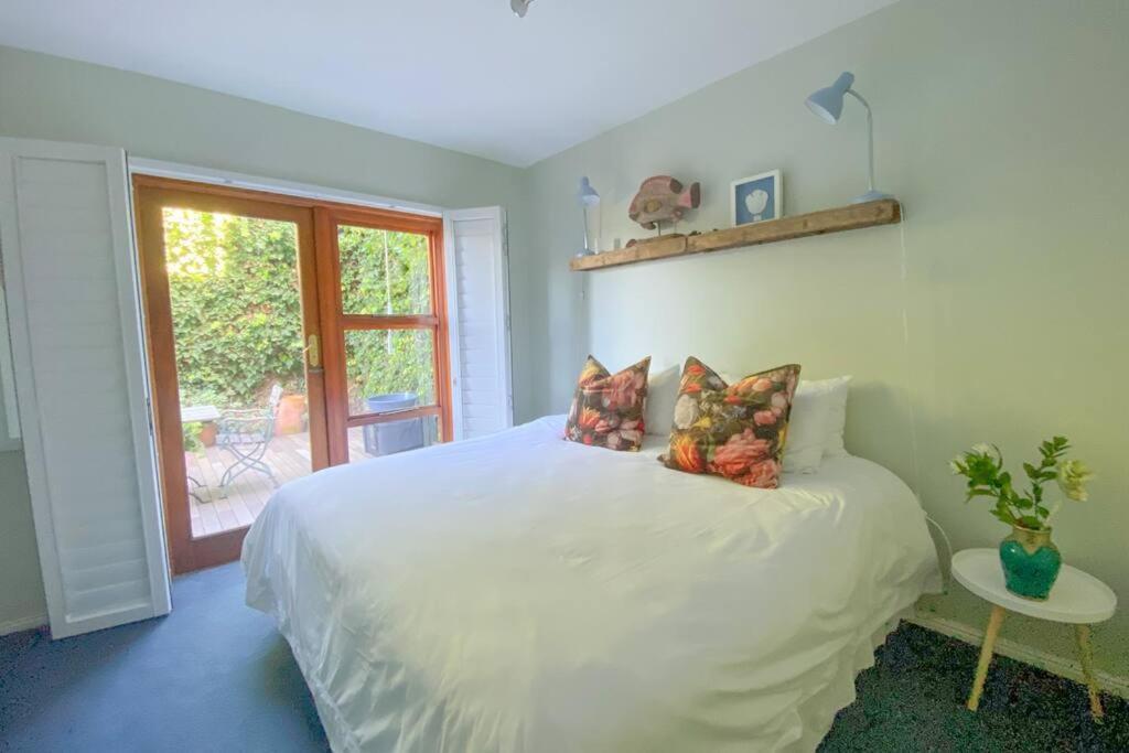 Kalk Bay-stylish 2bed With Private Deck & Seaviews - 10 Sjt Le Cap